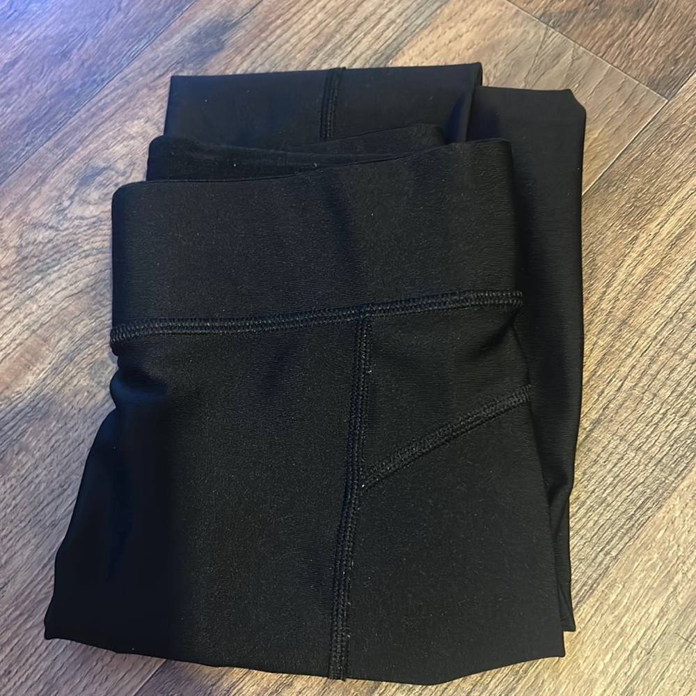 Size small/petite Under armor leggings.